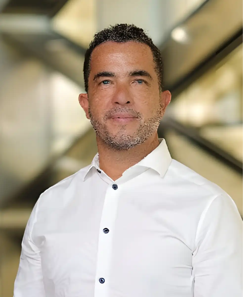 Dr. Claudio Fuentes Grunewald
